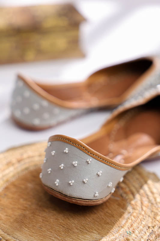 Kriti Sanon in Noor Juttis