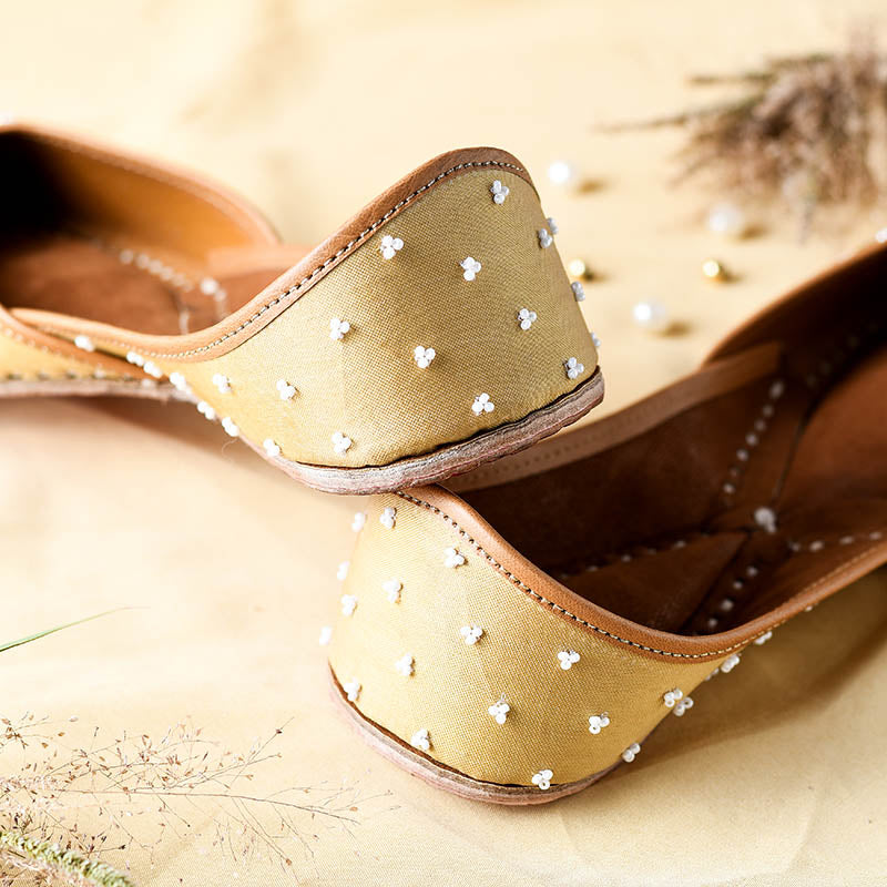 Eisha Singh in 'Sunehari'